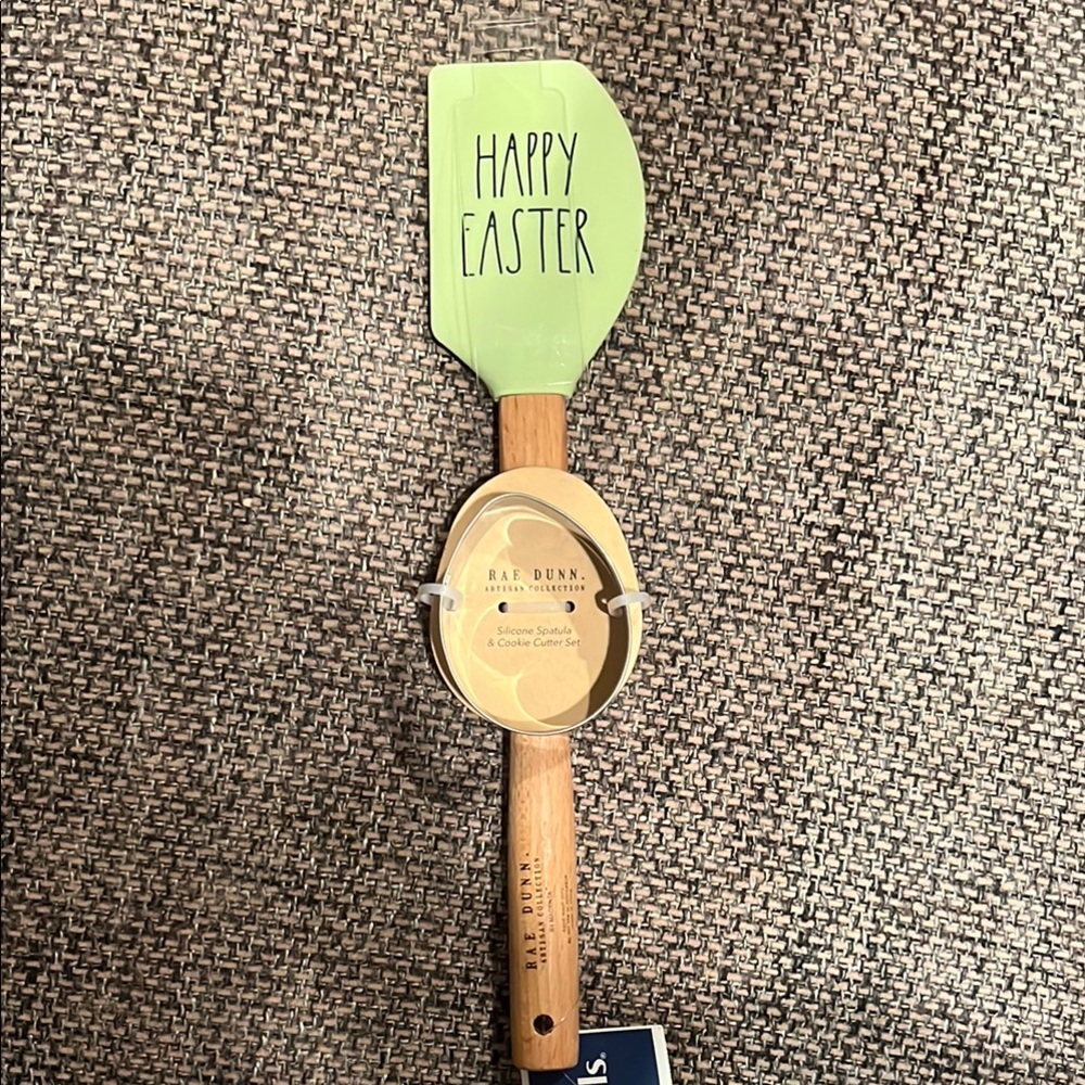 Rae Dunn  Easter Spatula and cookie set
